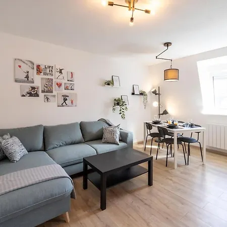 Monsejourcosy - L'urban - Cosy - Netflix 牟罗兹